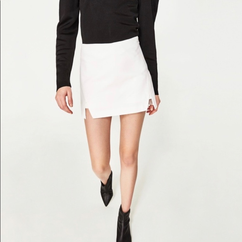 ZARA White Skort with Slits - Size Small